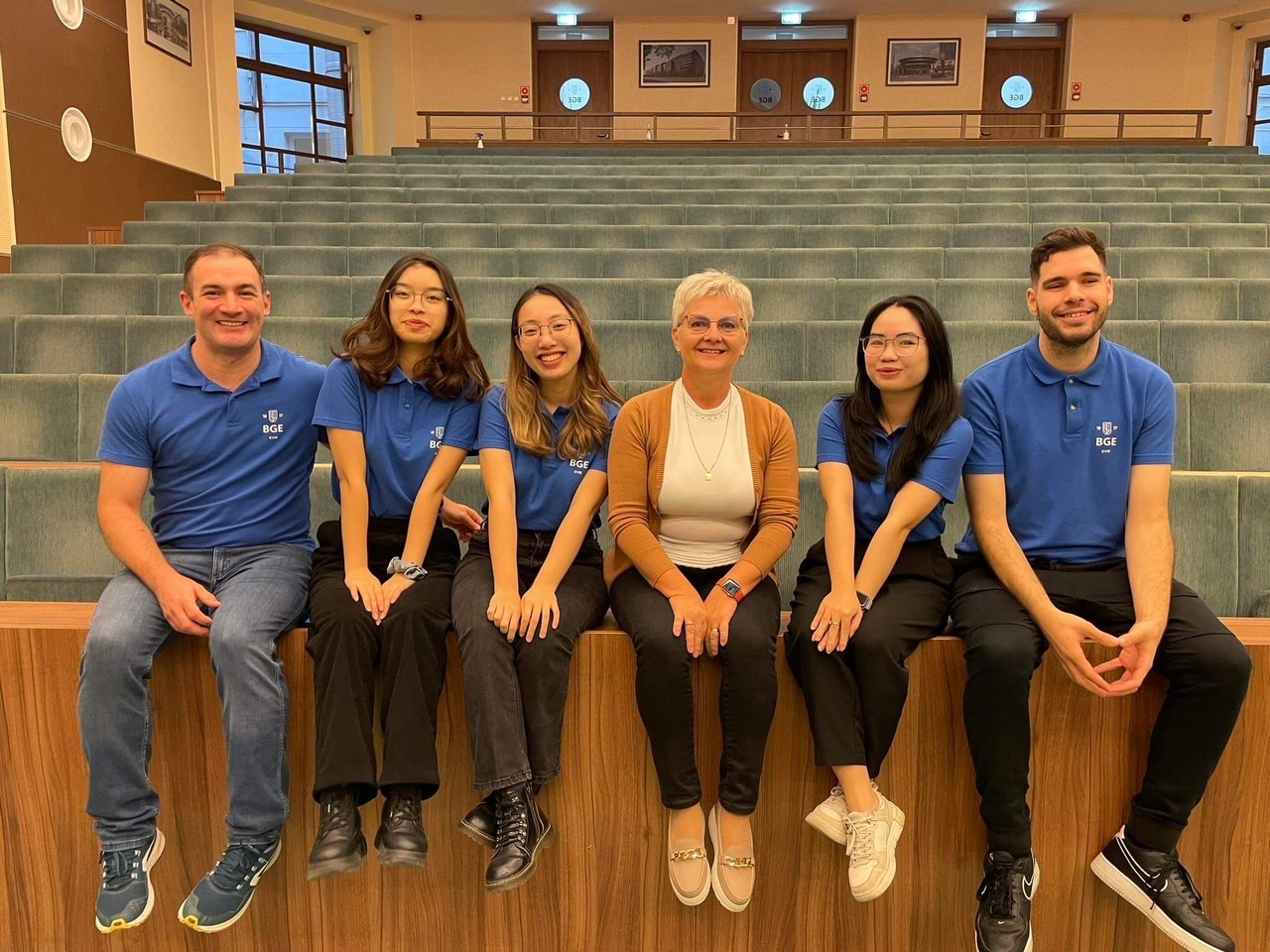 Trinh Quynh Chau, Bui Hong Anh, Nguyen Thi Kieu Trinh, Száz Gábor Zoltán és Szabó Gábor BSc hallgatók, a felkészítő: Karakasné Dr. Morvay Klára volt. 